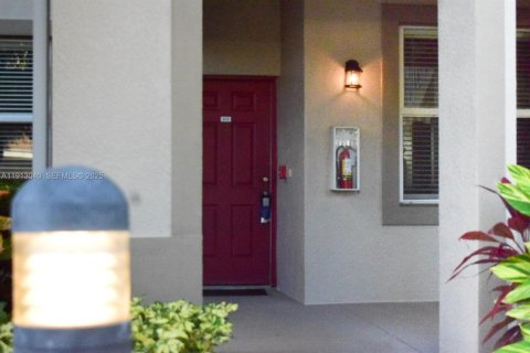 Купить кондоминиум в Истеро, Флорида 2 спальни, 98.01м2, № 1969811 - фото 20