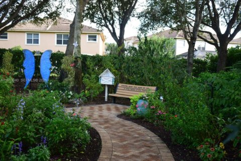 Купить кондоминиум в Истеро, Флорида 2 спальни, 98.01м2, № 1969811 - фото 21