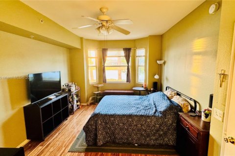 Купить кондоминиум в Истеро, Флорида 2 спальни, 98.01м2, № 1969811 - фото 10