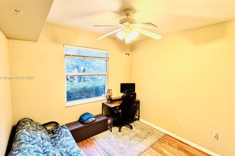 Купить кондоминиум в Истеро, Флорида 2 спальни, 98.01м2, № 1969811 - фото 6