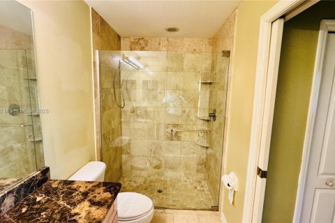 Купить кондоминиум в Истеро, Флорида 2 спальни, 98.01м2, № 1969811 - фото 13