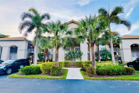 Купить кондоминиум в Истеро, Флорида 2 спальни, 98.01м2, № 1969811 - фото 1