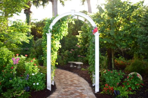 Купить кондоминиум в Истеро, Флорида 2 спальни, 98.01м2, № 1969811 - фото 22