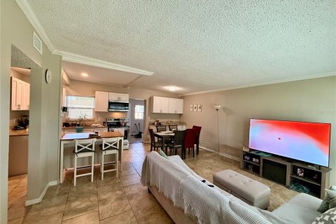 House in Lakeland, Florida 3 bedrooms, 122.07 sq.m. № 2131305 - photo 4
