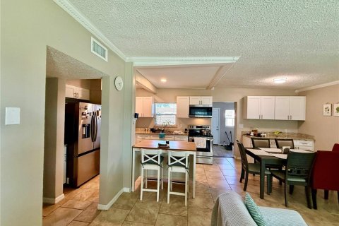 House in Lakeland, Florida 3 bedrooms, 122.07 sq.m. № 2131305 - photo 8