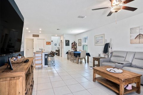 House in Wimauma, Florida 5 bedrooms, 221.94 sq.m. № 1640833 - photo 12