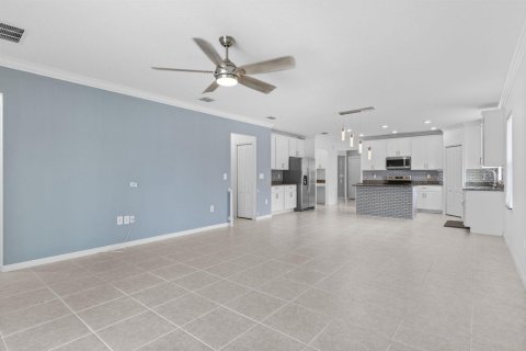 House in Port St. Lucie, Florida 4 bedrooms, 183.95 sq.m. № 2083267 - photo 17