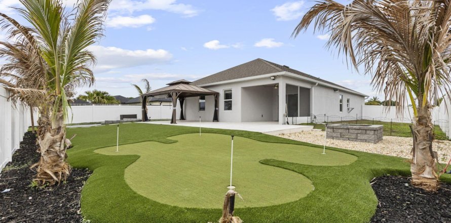 House in Port St. Lucie, Florida 4 bedrooms, 183.95 sq.m. № 2083267