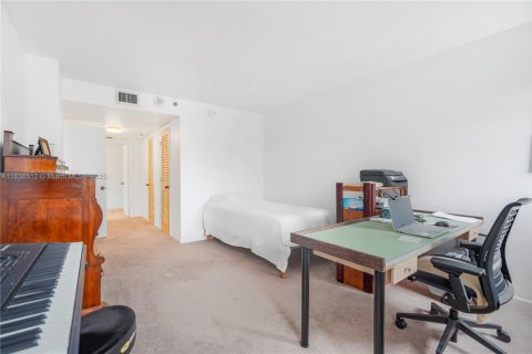 Condo in Hollywood, Florida, 2 bedrooms  № 1823418 - photo 15