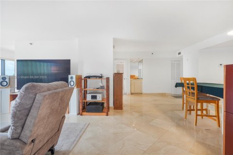 Condo in Hollywood, Florida, 2 bedrooms  № 1823418 - photo 10