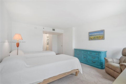 Condo in Hollywood, Florida, 2 bedrooms  № 1823418 - photo 21