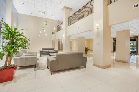 Condo in Hollywood, Florida, 2 bedrooms  № 1823418 - photo 29