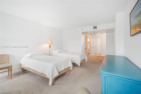 Condo in Hollywood, Florida, 2 bedrooms  № 1823418 - photo 20