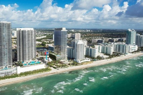 Copropriété à louer à Hollywood, Floride: 2 chambres, 104.89 m2 № 1984747 - photo 4