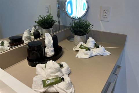 Copropriété à louer à Hollywood, Floride: 2 chambres, 104.89 m2 № 1984747 - photo 20