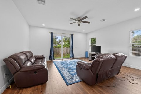 Villa ou maison à vendre à Tampa, Floride: 3 chambres, 144.09 m2 № 2341587 - photo 3