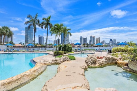 Condo in Aventura, Florida, 1 bedroom  № 1783947 - photo 23