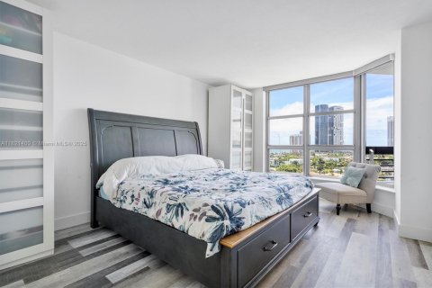Condo in Aventura, Florida, 1 bedroom  № 1783947 - photo 12