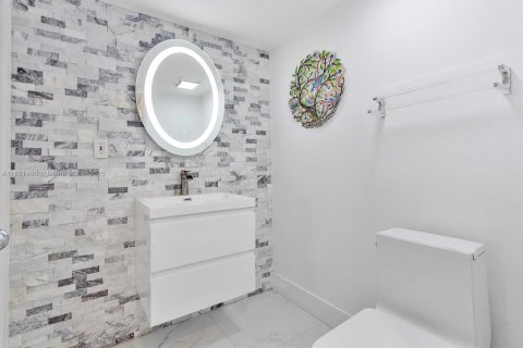 Condo in Aventura, Florida, 1 bedroom  № 1783947 - photo 18