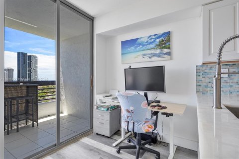 Condo in Aventura, Florida, 1 bedroom  № 1783947 - photo 17