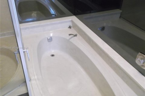 Купить виллу или дом в Помпано-Бич, Флорида 3 спальни, 204.38м2, № 2260415 - фото 21