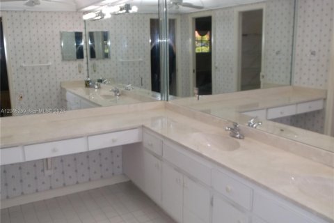 Купить виллу или дом в Помпано-Бич, Флорида 3 спальни, 204.38м2, № 2260415 - фото 22