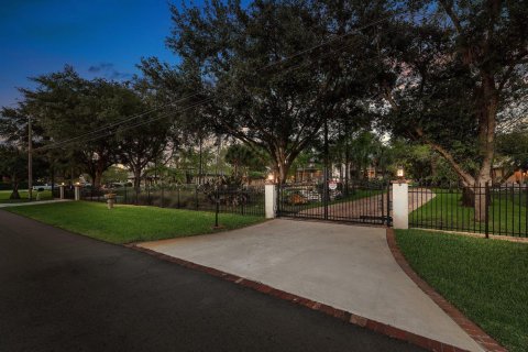 Casa en venta en Parkland, Florida, 6 dormitorios, 340.67 m2 № 2190534 - foto 6