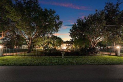 Casa en venta en Parkland, Florida, 6 dormitorios, 340.67 m2 № 2190534 - foto 5