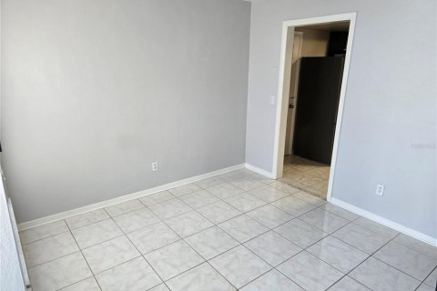 Villa ou maison à louer à Seminole, Floride: 2 chambres, 104.05 m2 № 2408690 - photo 9