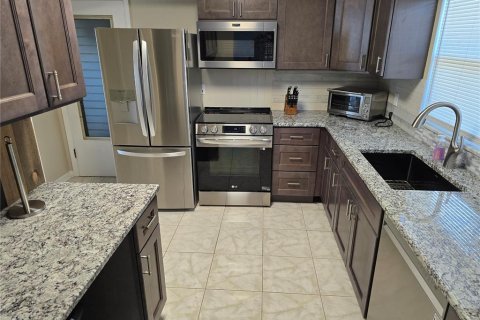 Villa ou maison à louer à Seminole, Floride: 2 chambres, 104.05 m2 № 2408690 - photo 3
