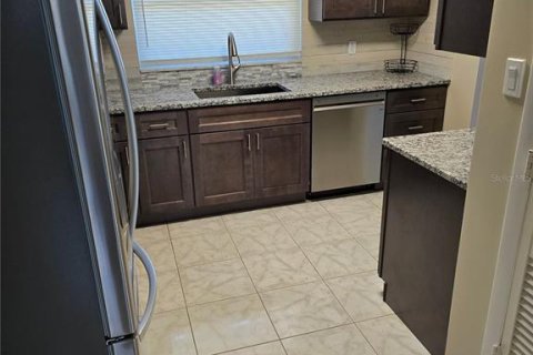 Villa ou maison à louer à Seminole, Floride: 2 chambres, 104.05 m2 № 2408690 - photo 4
