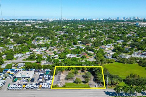 Commercial property in West Park, Florida № 1763840 - photo 2