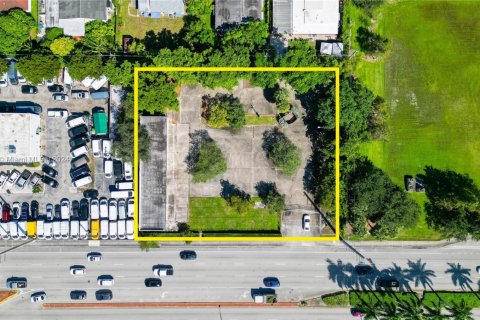 Commercial property in West Park, Florida № 1763840 - photo 3