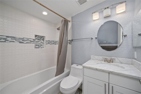 Villa ou maison à vendre à Tampa, Floride: 4 chambres, 178 m2 № 2204176 - photo 21