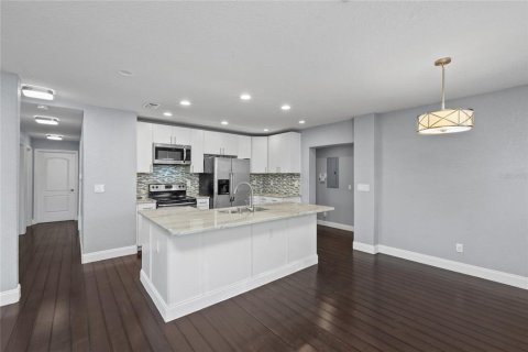 Villa ou maison à vendre à Tampa, Floride: 4 chambres, 178 m2 № 2204176 - photo 6