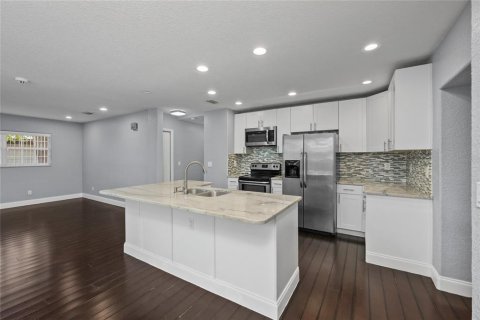 Villa ou maison à vendre à Tampa, Floride: 4 chambres, 178 m2 № 2204176 - photo 5