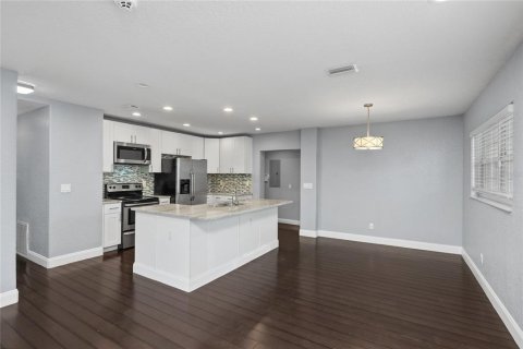 Villa ou maison à vendre à Tampa, Floride: 4 chambres, 178 m2 № 2204176 - photo 12