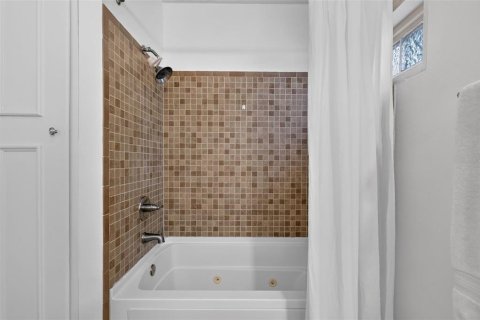 Villa ou maison à vendre à Mount Dora, Floride: 2 chambres, 90.67 m2 № 2430650 - photo 27
