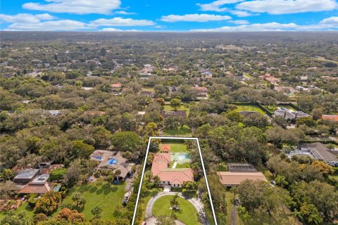 Villa ou maison à vendre à Miami, Floride: 6 chambres, 459.59 m2 № 1766481 - photo 3