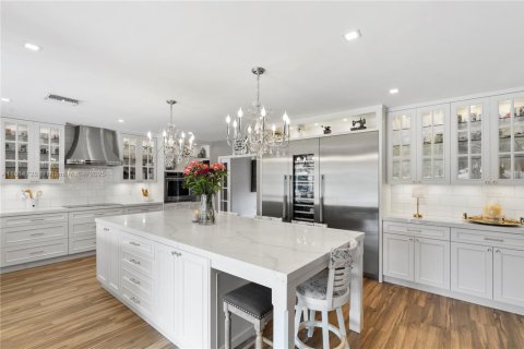 Villa ou maison à vendre à Miami, Floride: 6 chambres, 459.59 m2 № 1766481 - photo 7