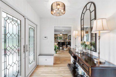 Villa ou maison à vendre à Miami, Floride: 6 chambres, 459.59 m2 № 1766481 - photo 9