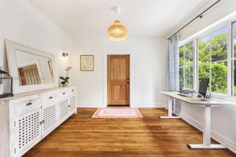 Casa en venta en Miami, Florida, 3 dormitorios, 190.45 m2 № 1996045 - foto 5