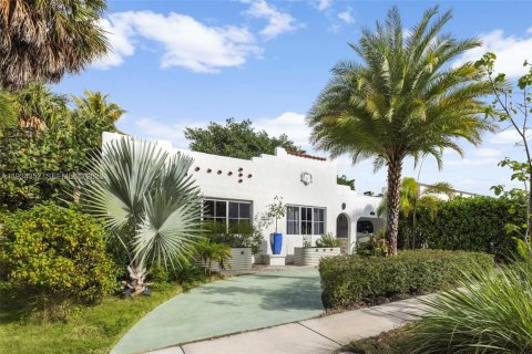 Casa en Miami, Florida 3 dormitorios, 190.45 m2 № 1996045