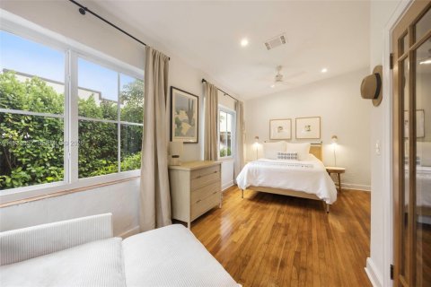 Casa en venta en Miami, Florida, 3 dormitorios, 190.45 m2 № 1996045 - foto 18