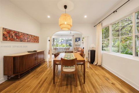 Casa en venta en Miami, Florida, 3 dormitorios, 190.45 m2 № 1996045 - foto 12