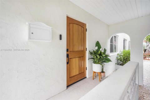 Casa en venta en Miami, Florida, 3 dormitorios, 190.45 m2 № 1996045 - foto 4