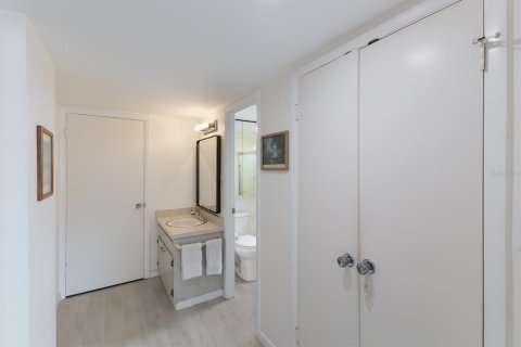 Condo in Holmes Beach, Florida, 3 bedrooms  № 1690932 - photo 28