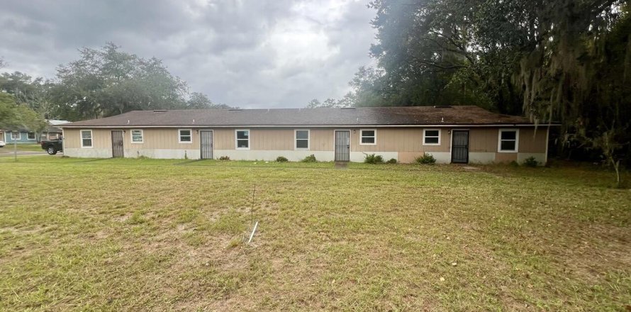 Commercial property in Jacksonville, Florida 8 bedrooms, 312.15 sq.m. № 845584