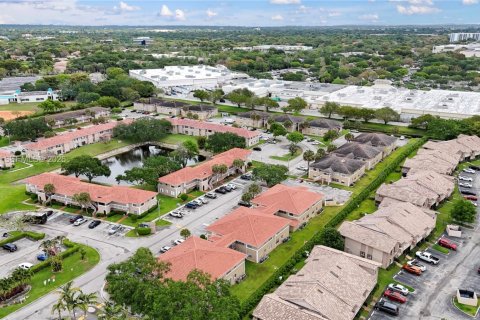 Condo in Coral Springs, Florida, 2 bedrooms  № 2068671 - photo 5