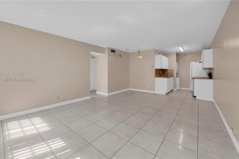 Condo in Coral Springs, Florida, 2 bedrooms  № 2068671 - photo 10